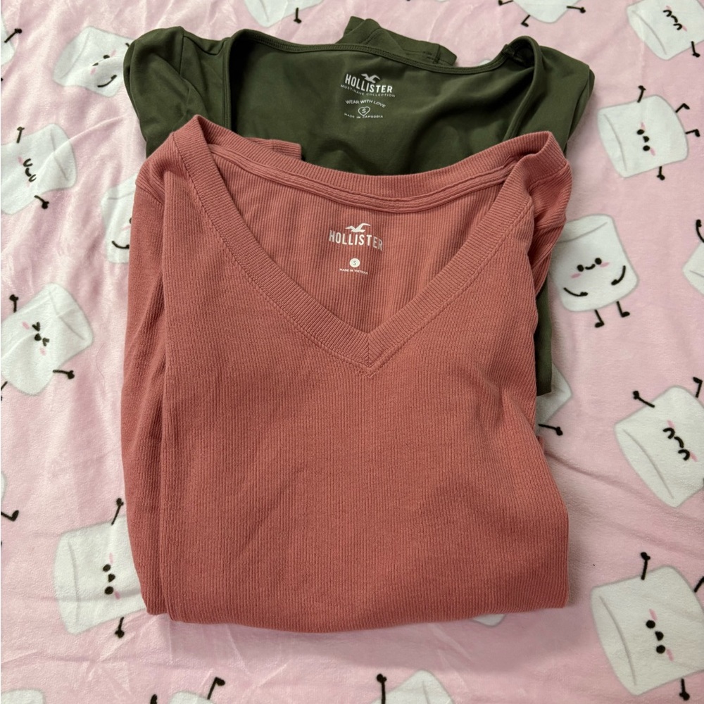 Set of 2 Women’s Hollister Long Sleeve Tees